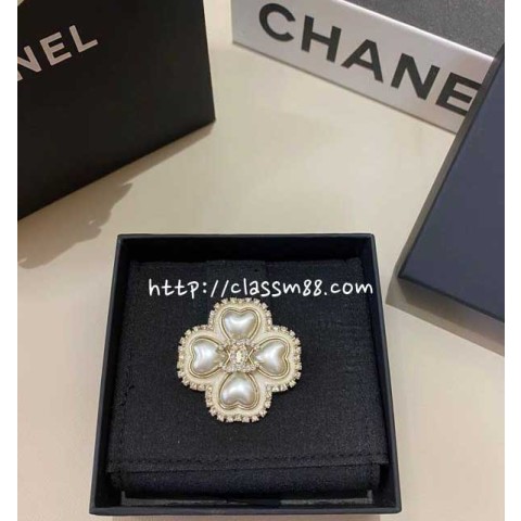 샤넬 24 한정판 브로치 D1937
