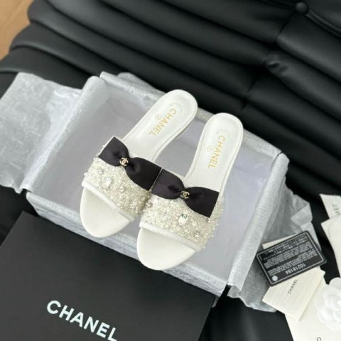 샤넬 24 한정판 여성 슬리퍼 B3443