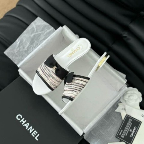 샤넬 24 한정판 여성 슬리퍼 B3449