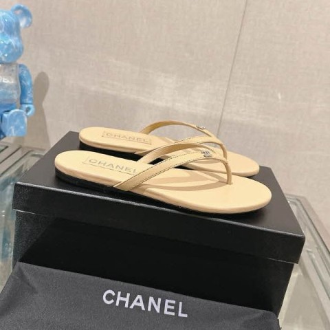 샤넬 24 한정판 여성 슬리퍼 B3493