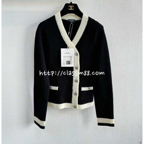 샤넬 24 한정판 양털 긴팔 가디건 A9755
