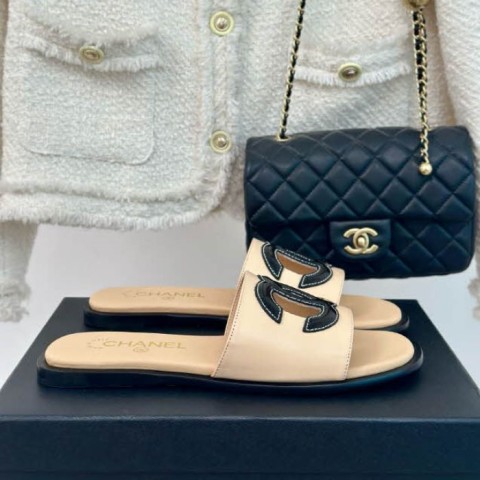 샤넬 24 한정판 여성 슬리퍼 B3574