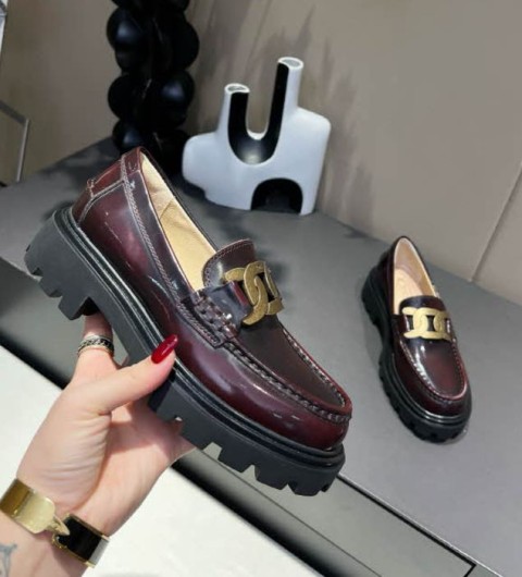 TODS 24 한정판 여성 신발 B3585