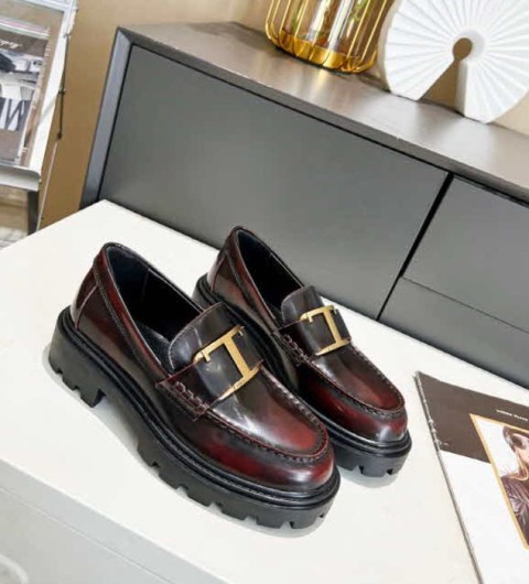 TODS 24 한정판 여성 신발 B3590