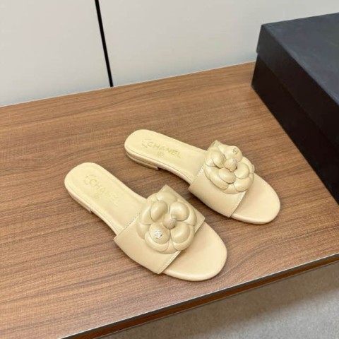 샤넬 24 한정판 여성 슬리퍼 B3679