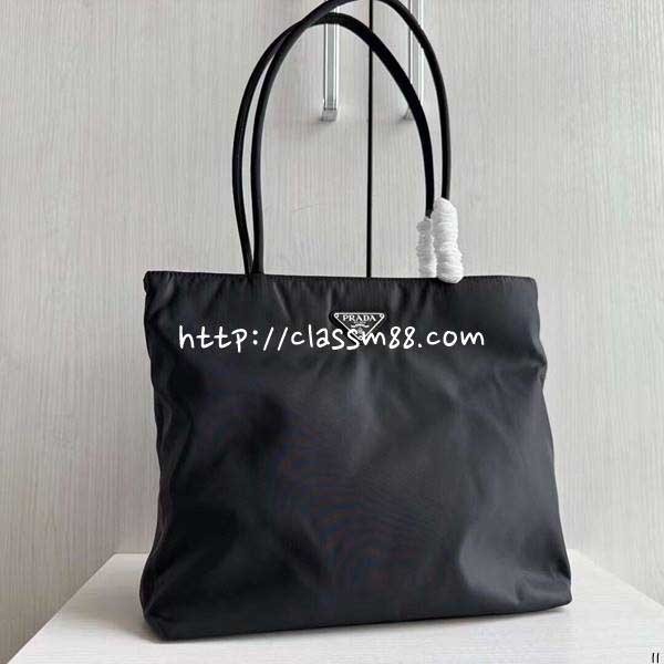 프라다 24 한정판 tote 가방 C3384