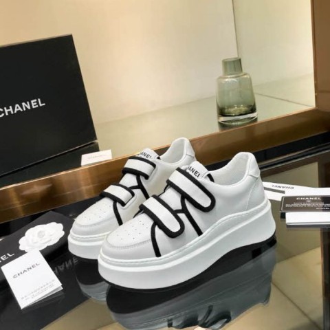 샤넬 24 한정판 여성 운동화 B3773
