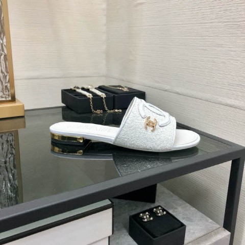 샤넬 24 한정판 여성 슬리퍼 B3809