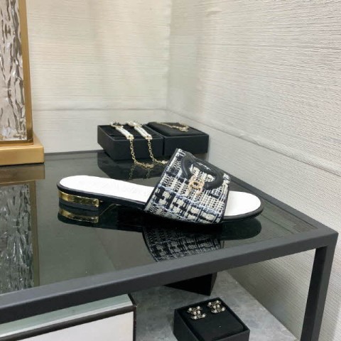 샤넬 24 한정판 여성 슬리퍼 B3820