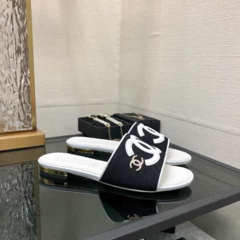 샤넬 24 한정판 여성 슬리퍼 B3823