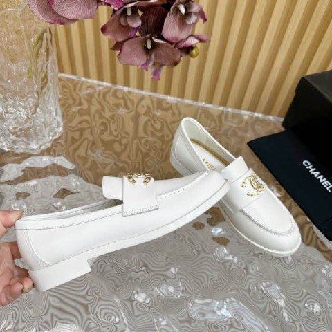 샤넬 24 한정판 여성 신발 B3981