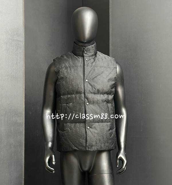 디올 24 한정판 거위털 민소매 패딩 조끼 자켓 A10135