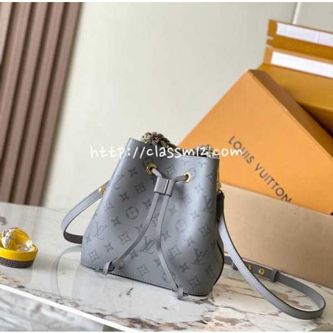 루이비통 25 한정판 Neonoe BB M12749 크로스백 가방 C3787