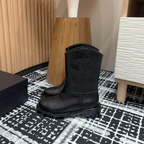 샤넬 25 한정판 여성 부츠 B4106