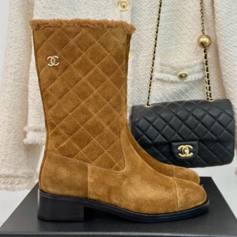 샤넬 25 한정판 여성 부츠 B4114