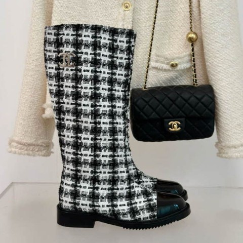 샤넬 25 한정판 여성 부츠 B4116