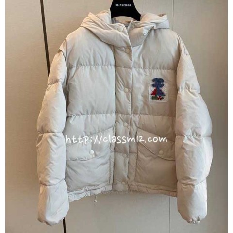 샤넬 25 한정판 긴팔 후드 패딩 자켓 A10672