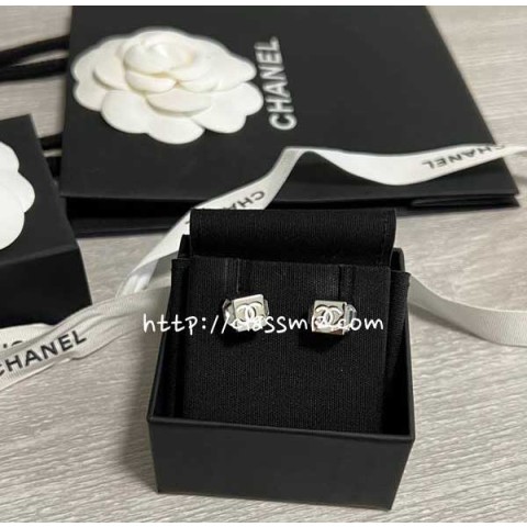 샤넬 25 한정판 귀걸이 D2566