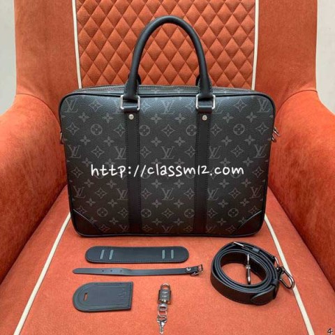 루이비통 25 한정판 Voyaga M46457 셔류 가방 C3961