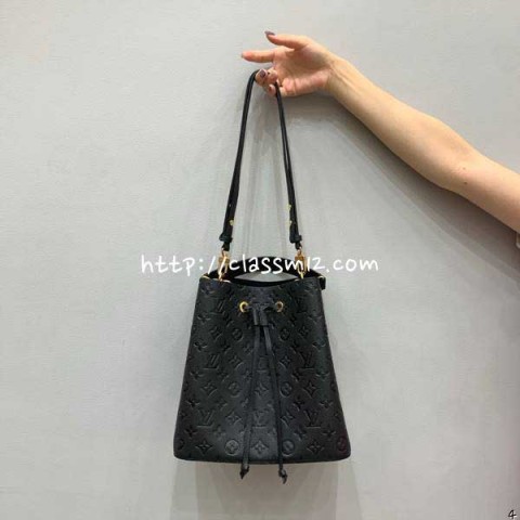 루이비통 25 한정판 NÉONOÉ M45256 크로스백 가방 C3967