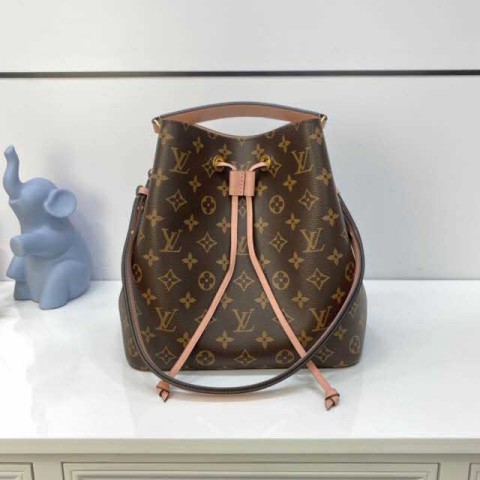 루이비통 25 한정판 26cm 크로스백 가방 C4090