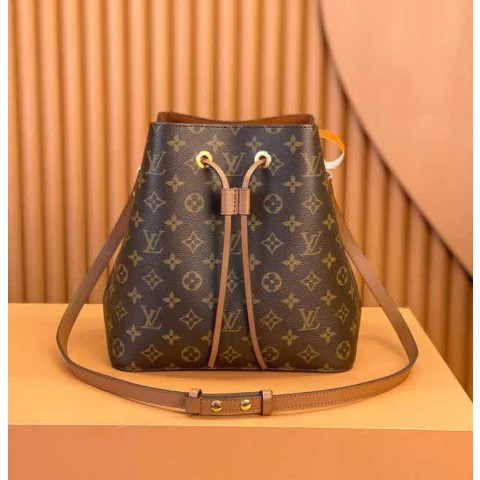 루이비통 25 한정판 26cm 크로스백 가방 C4093