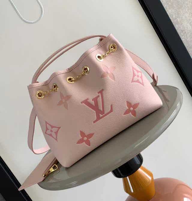 루이비통 25 한정판 28cm 크로스백 가방 C4096