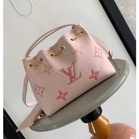 루이비통 25 한정판 28cm 크로스백 가방 C4096