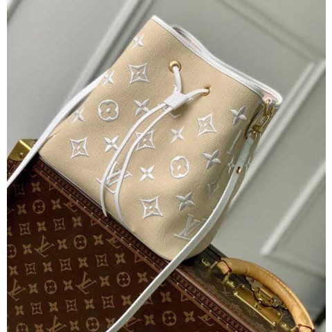 루이비통 25 한정판 26*26cm 크로스백 가방 C4108