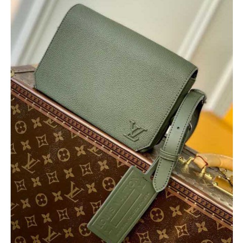 루이비통 25 한정판 17cm 크로스백 가방 C4124