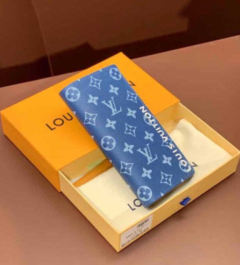루이비통 25 한정판 19cm 장지갑 E567