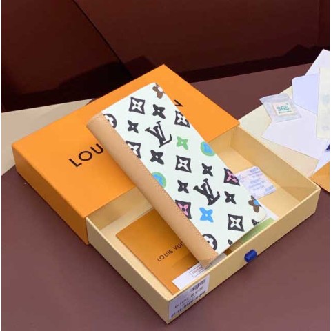 루이비통 25 한정판 19cm 장지갑 E571