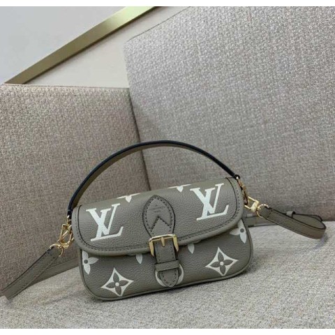 루이비통 25 한정판 19cm 크로스백 가방 C4337