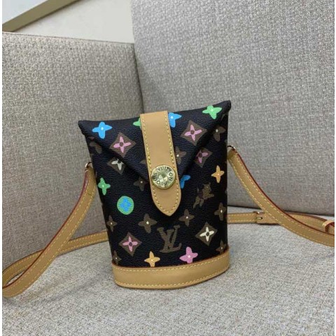 루이비통 25 한정판 12*18cm 크로스백 가방 C4357