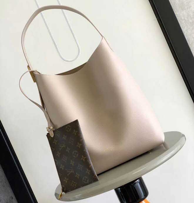 루이비통 25 한정판 31*35cm 크로스백 가방 C4429