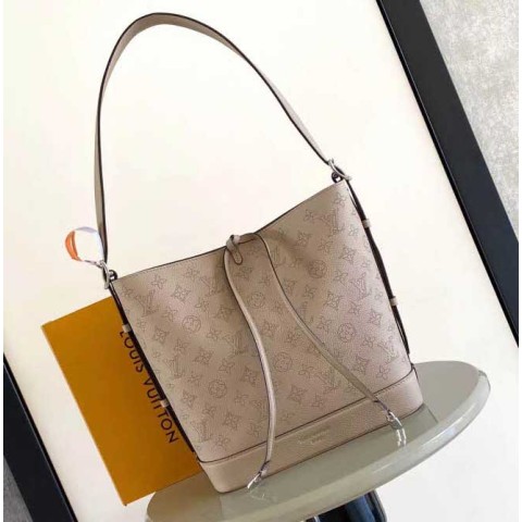 루이비통 25 한정판 28*27cm 크로스백 가방 C4439