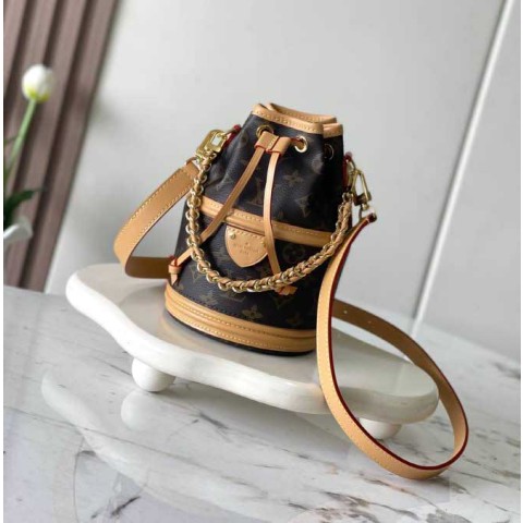 루이비통 25 한정판 14*20cm 크로스백 가방 C4484