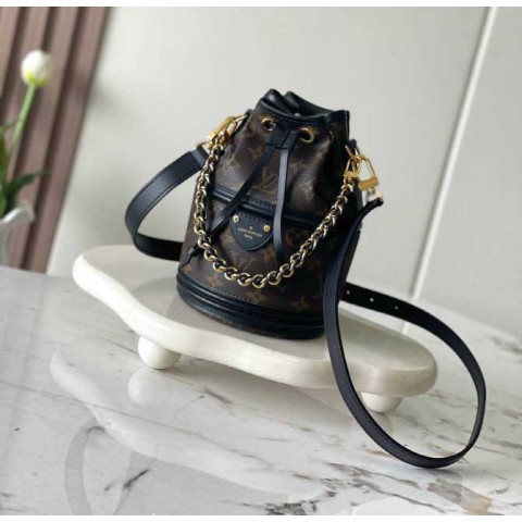 루이비통 25 한정판 14*20cm 크로스백 가방 C4485