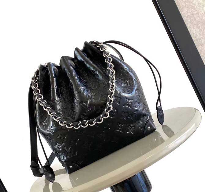 루이비통 25 한정판 23*27cm 크로스백 가방 C4490