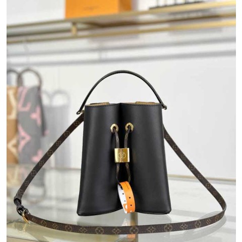 루이비통 25 한정판 16*21cm 크로스백 가방 C4501