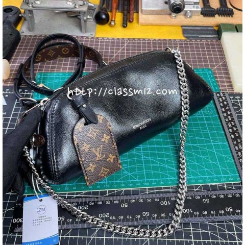 루이비통 25 한정판 M14544 Pochette Vibe 크로스백 가방 C4536