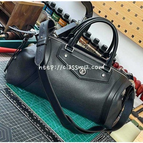 루이비통 25 한정판 M14700 Biker 크로스백 가방 C4542