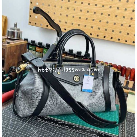 루이비통 25 한정판 M14702 Nicolas Ghesquière 크로스백 가방 C4543