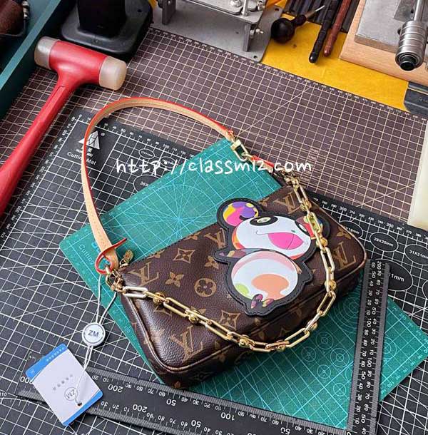 루이비통 25 한정판 M13440 Pochette Accessoires 크로스백 가방 C4558