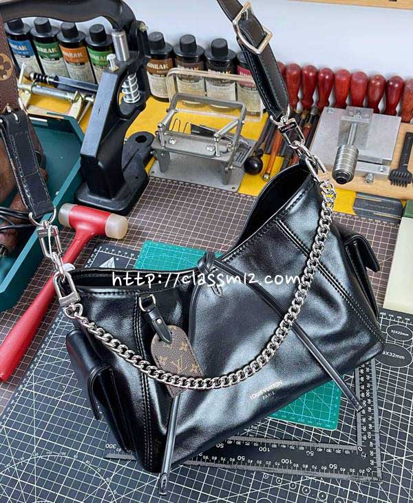 루이비통 25 한정판 M24861 CarryAll Cargo 크로스백 가방 C4561