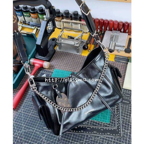 루이비통 25 한정판 M24861 CarryAll Cargo 크로스백 가방 C4561