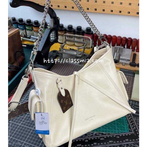 루이비통 25 한정판 M12919 CARRYALL CARGO 크로스백 가방 C4562