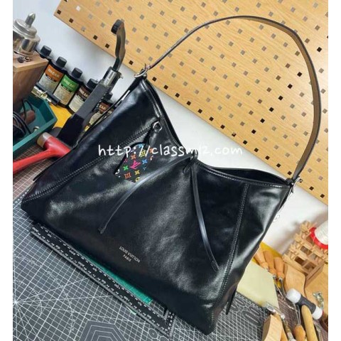 루이비통 25 한정판 M13105 CarryAll Vibe 크로스백 가방 C4565