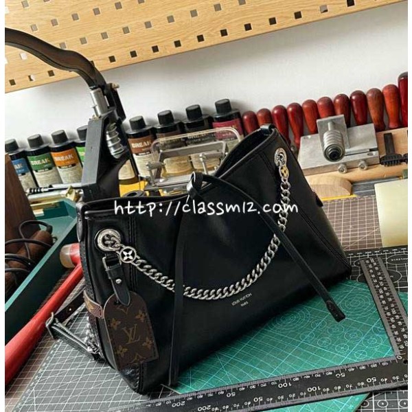 루이비통 25 한정판 M12888 CARRYALL BB 크로스백 가방 C4570