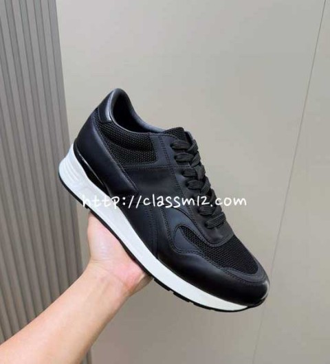 TODS 25 한정판 소가죽 카프스킨 운동화 B4342